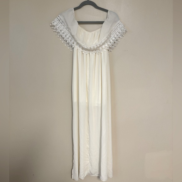 Sage Off the Should Cream White Lace Maxi Dress size Small - Picture 2 of 6